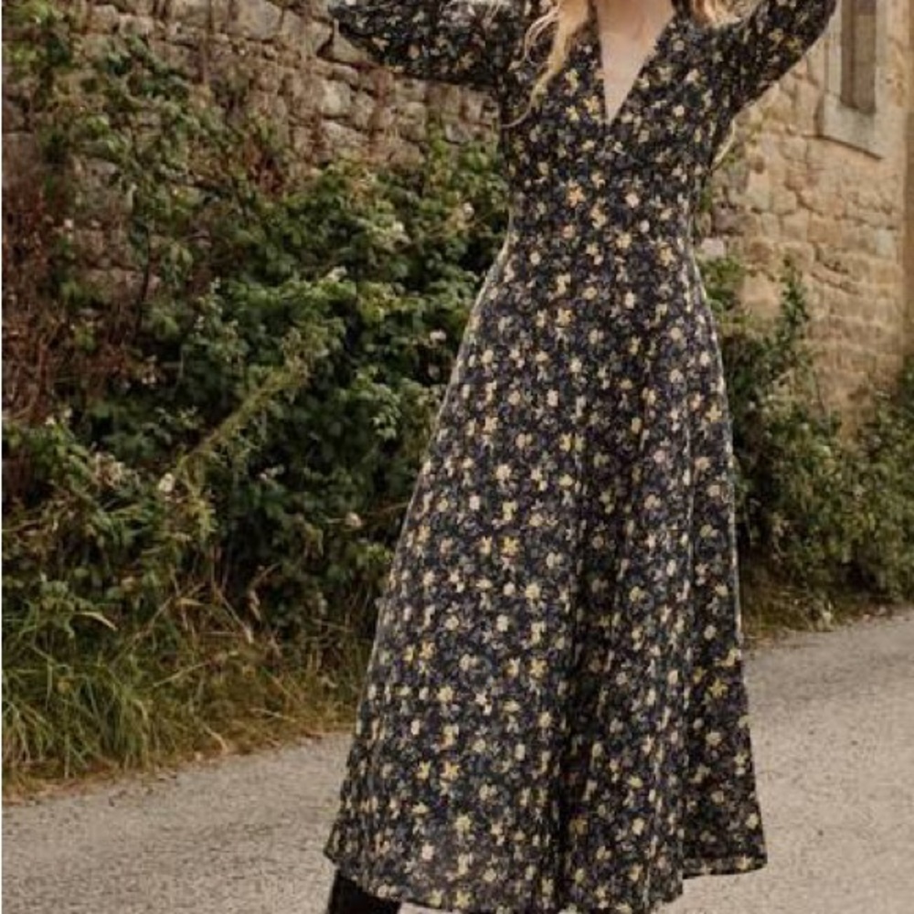 Doen Charleston Floral Dress